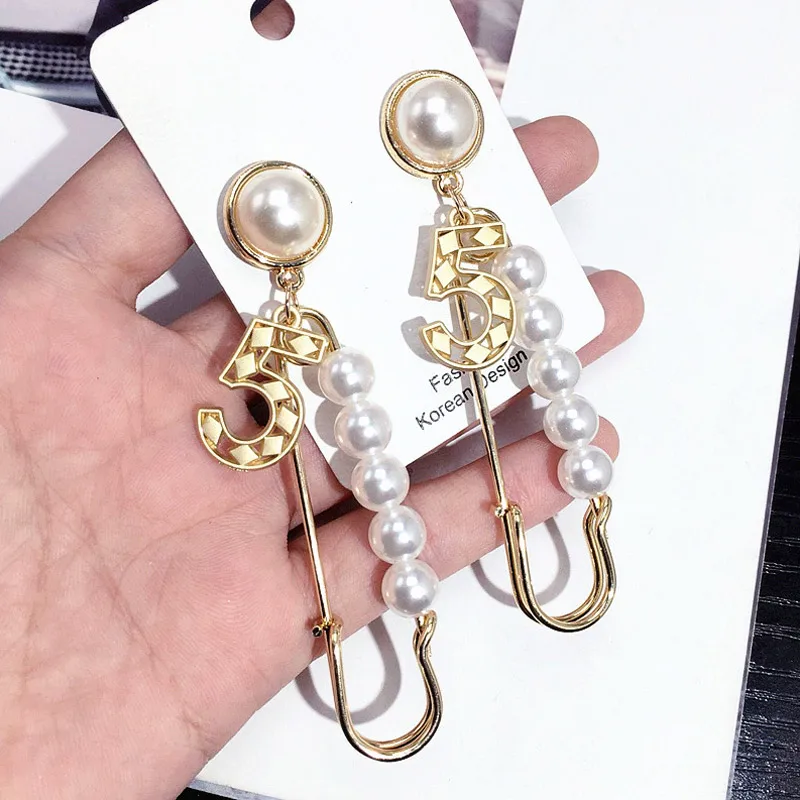 Fashion Luxury Gold Color 5 Pin Earrings For Women Long Tassel Pearls Drop Dangle Earrings Brand Jewelry oorbellen
Fashion Luxury Gold Color 5 Pin Earrings For Women Long Tassel Pearls Drop Dangle Earrings Brand Jewelry oorbellen