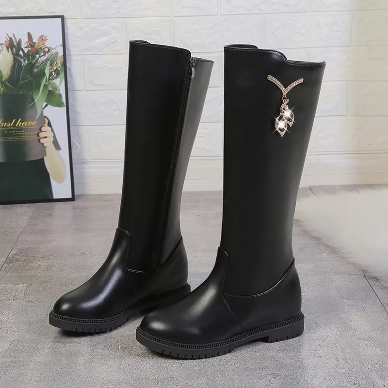 Women PU Leather Knee High Boots Female Platform Warm Plush Women Winter Long Boots Zapatos Mujer Black Crystal Flats Boots
Women PU Leather Knee High Boots Female Platform Warm Plush Women Winter Long Boots Zapatos Mujer Black Crystal Flats Boots