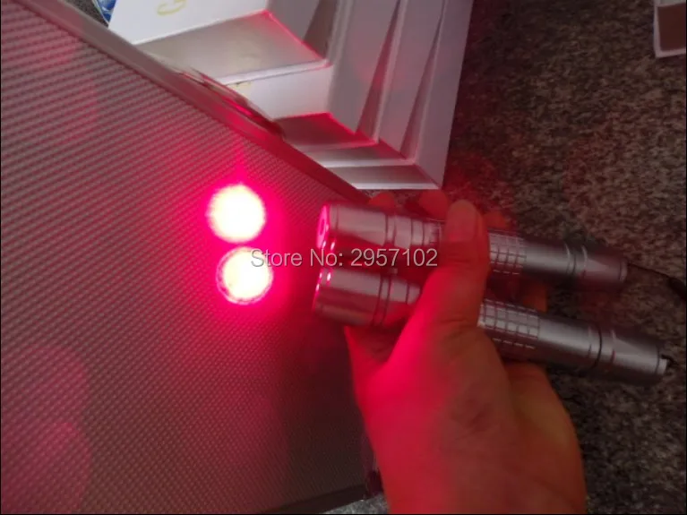 NEW Red laser pointer 20000m 20w 650nm High Power Military Focusable Burning Match,Burn Cigarette,pop balloon+Changer+Gift Box
NEW Red laser pointer 20000m 20w 650nm High Power Military Focusable Burning Match,Burn Cigarette,pop balloon+Changer+Gift Box