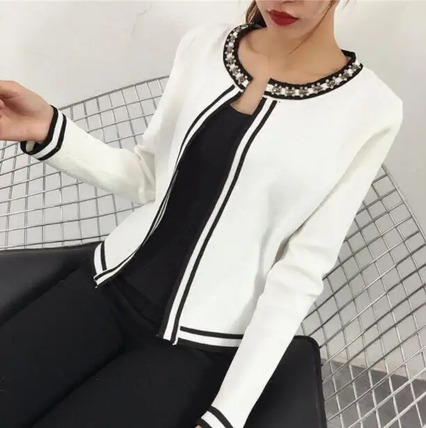2019 women's fashion tide brand new ladies wind diamond neck nail small fragrant thin cardigan open stitch sweater
2019 women's fashion tide brand new ladies wind diamond neck nail small fragrant thin cardigan open stitch sweater