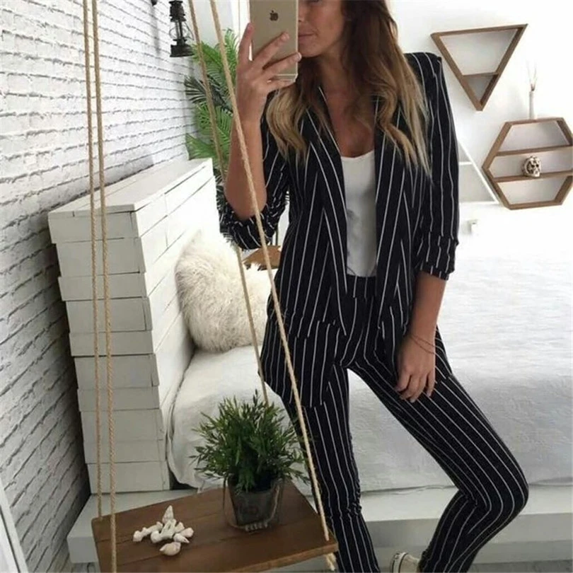 2020 New Women Polyester Full None V-neck Fly Fashion Suits Striped Top + Nine Pants Casual Regular Autumn Female Two-piece
2020 New Women Polyester Full None V-neck Fly Fashion Suits Striped Top + Nine Pants Casual Regular Autumn Female Two-piece