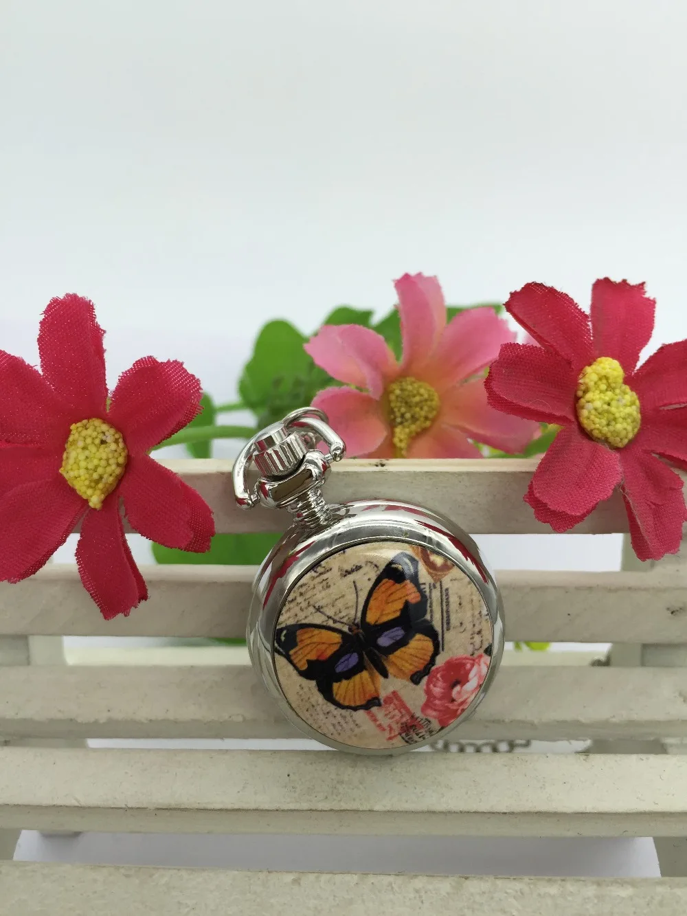 Fashion Silver Beautiful Butterfly Mirror Case Quartz Pocket Watch Analog Pendant Necklace Mens Womens Gifts PO3684
Fashion Silver Beautiful Butterfly Mirror Case Quartz Pocket Watch Analog Pendant Necklace Mens Womens Gifts PO3684