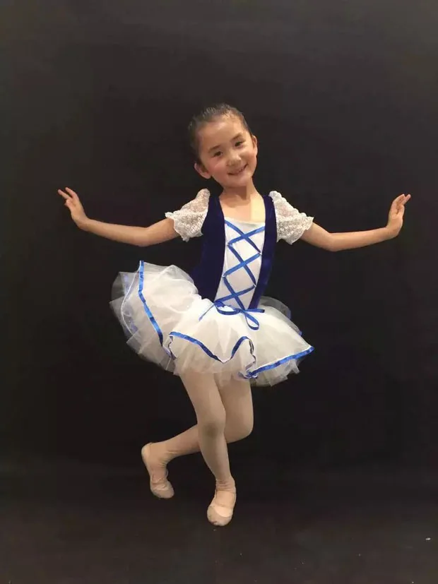New Ballet Tutu Dress for Girls Lace Short Sleeve Velvet Kids Leotard Ballet Dance Dress Dancewear Costume Princess
New Ballet Tutu Dress for Girls Lace Short Sleeve Velvet Kids Leotard Ballet Dance Dress Dancewear Costume Princess