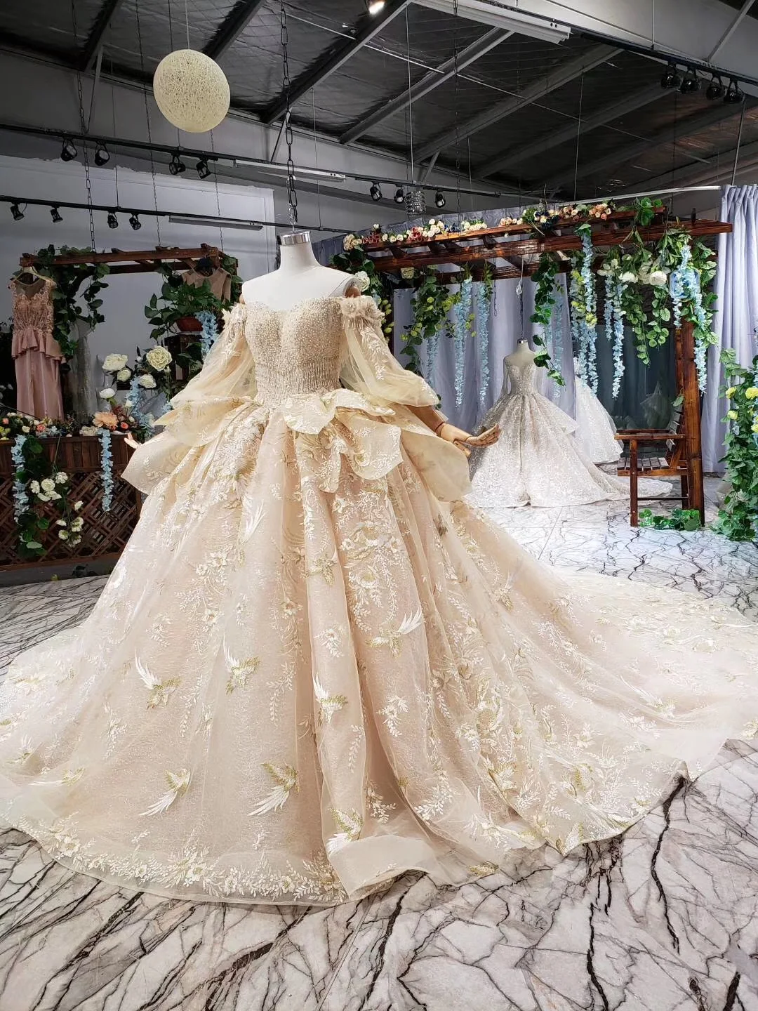 luxury Vintage Wedding Dresses 2019 Off Shoulder Sequined Bride Gowns Puffy Sleeves Long Sleeves Custom Made Wedding Dress
luxury Vintage Wedding Dresses 2019 Off Shoulder Sequined Bride Gowns Puffy Sleeves Long Sleeves Custom Made Wedding Dress