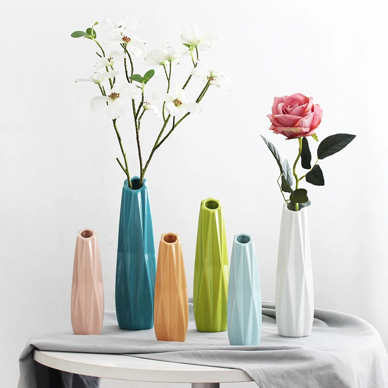 Modern minimalist desktop ceramic vases Floral art floral small fresh simulation flower vases Nordic ornament Home wedding decor
Modern minimalist desktop ceramic vases Floral art floral small fresh simulation flower vases Nordic ornament Home wedding decor