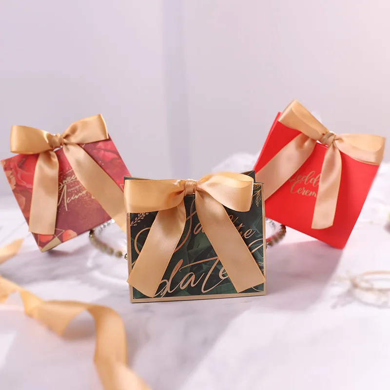 20pcs New Kind of Gift Box Korean Wedding Sugar Bag with Hand Box Marriage Sugar Box wedding party favors candy box packaging
20pcs New Kind of Gift Box Korean Wedding Sugar Bag with Hand Box Marriage Sugar Box wedding party favors candy box packaging