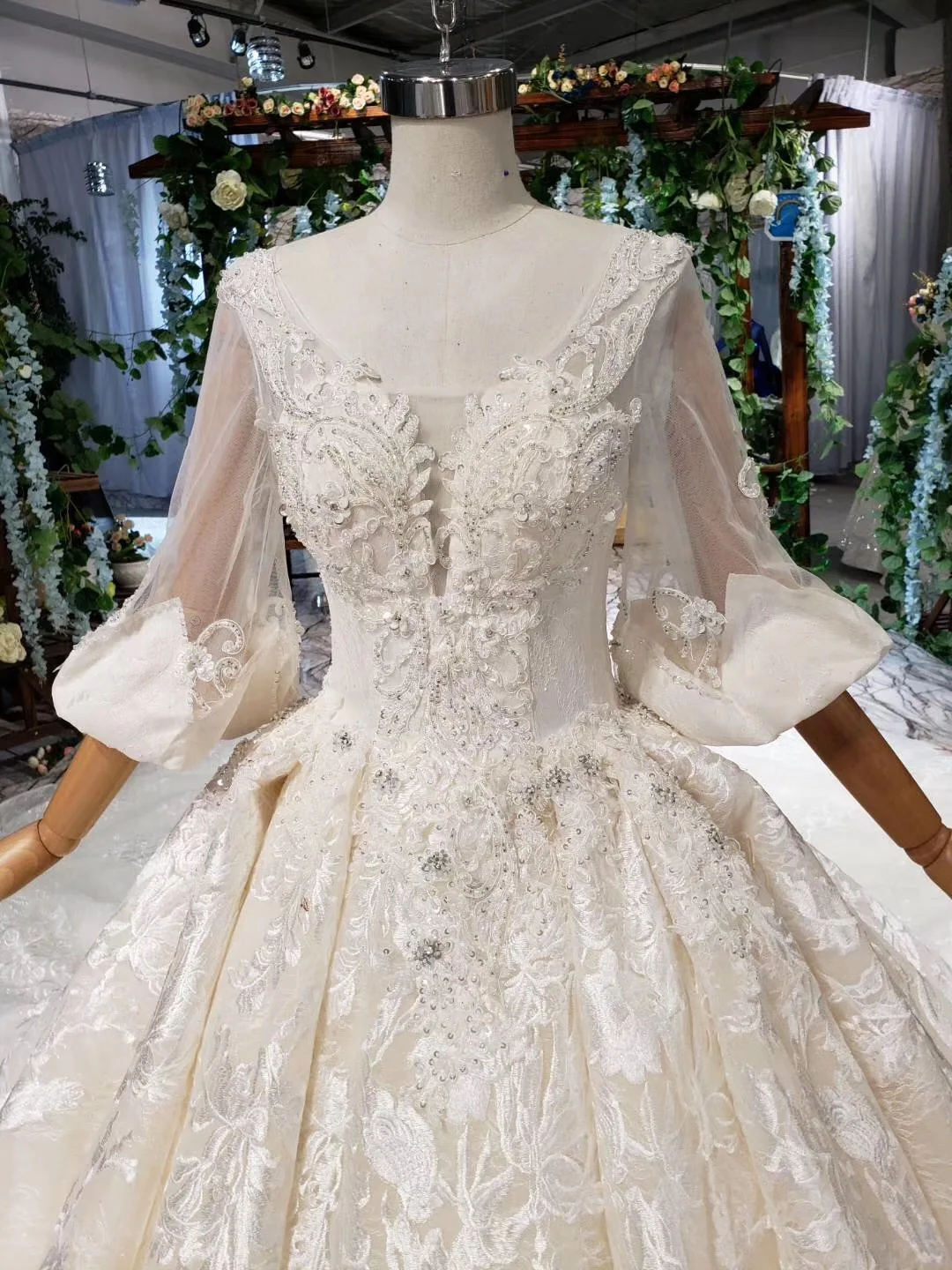 Real Photo Princess Wedding Dress With Lace 2019 Luxury Crystal Bridal Dress Long Sleeves Custom Ball Gown Puffy Wedding Gown
Real Photo Princess Wedding Dress With Lace 2019 Luxury Crystal Bridal Dress Long Sleeves Custom Ball Gown Puffy Wedding Gown