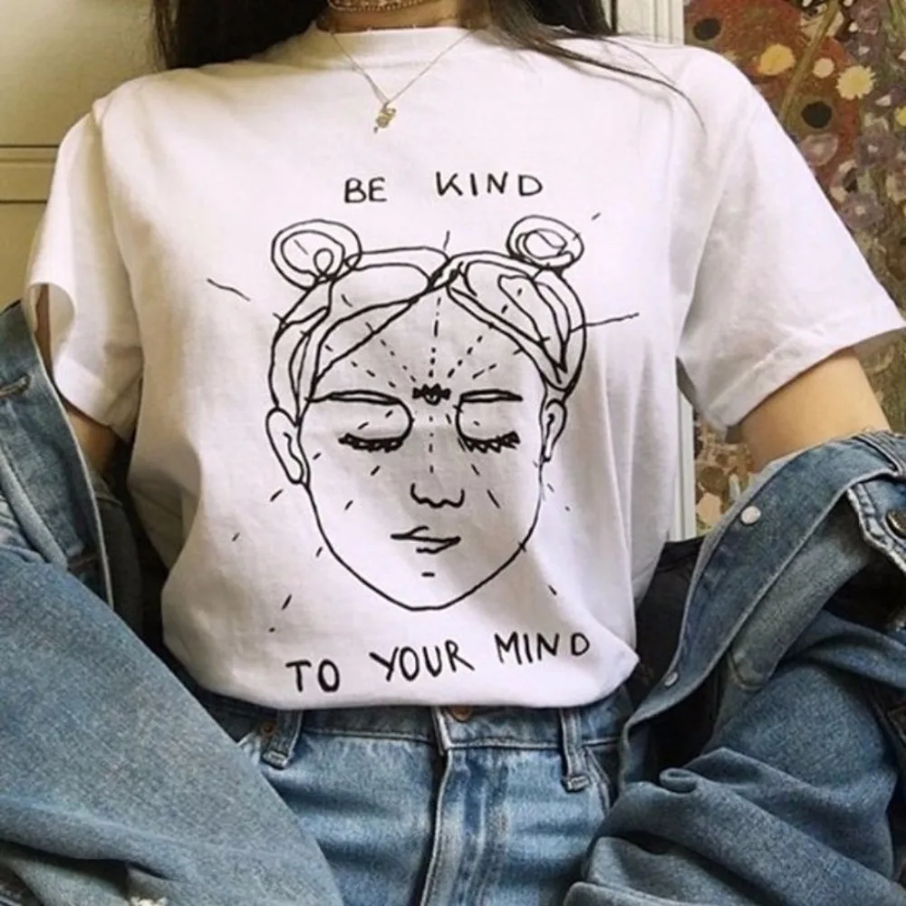 Женская футболка с рисунком Be kind to your mind, модная женская футболка гранж, милый эстетический tumblr, Готическая хипстерская уличная одежда, стил...
Женская футболка с рисунком Be kind to your mind, модная женская футболка гранж, милый эстетический tumblr, Готическая хипстерская уличная одежда, стил...