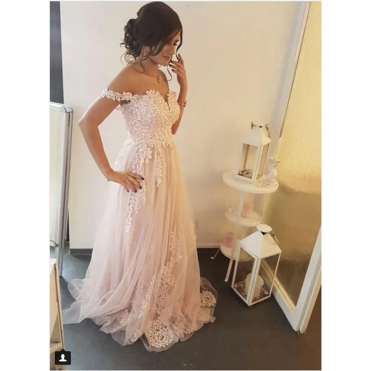 Princess A Line Tulle Prom Dresses Off the Shoulder Lace Appliques Sexy Backless Plus Size Women Evening Dress Long Party Gowns
Princess A Line Tulle Prom Dresses Off the Shoulder Lace Appliques Sexy Backless Plus Size Women Evening Dress Long Party Gowns