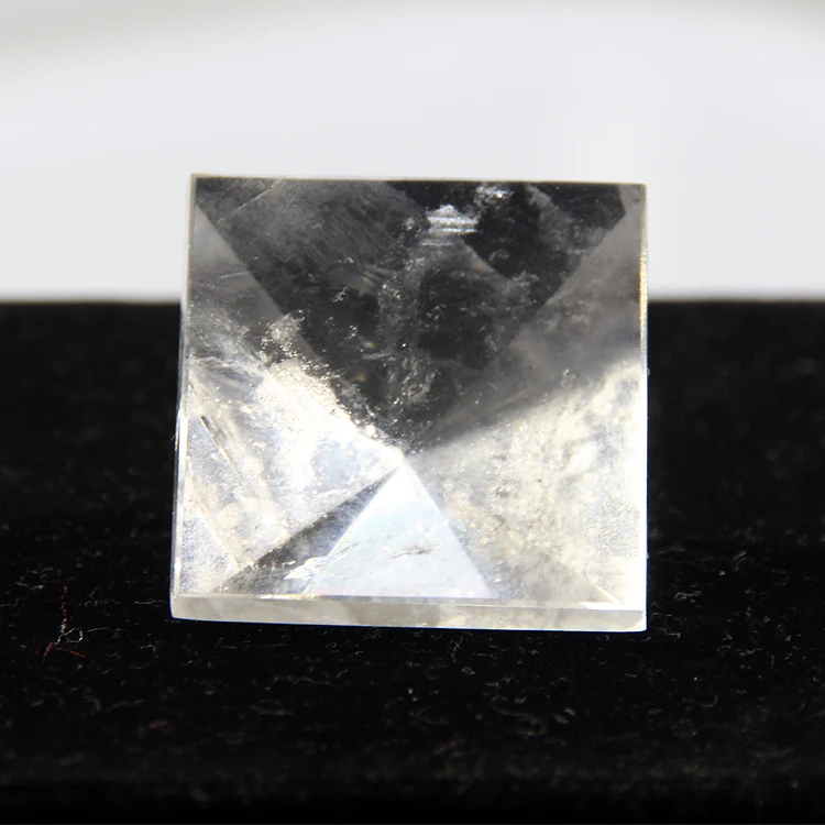 2020 White crystal clear quartz rock Engraved 30mm Pyramid point pillar Carved Stone Chakra Stones Healing Reiki
2020 White crystal clear quartz rock Engraved 30mm Pyramid point pillar Carved Stone Chakra Stones Healing Reiki