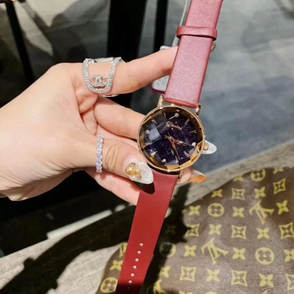 Brand New Creative Multi Facet Pineapple Grids Watches Women Simple Fashion Crystals Watch Quartz Waterproof Leather Wrist watch
Brand New Creative Multi Facet Pineapple Grids Watches Women Simple Fashion Crystals Watch Quartz Waterproof Leather Wrist watch