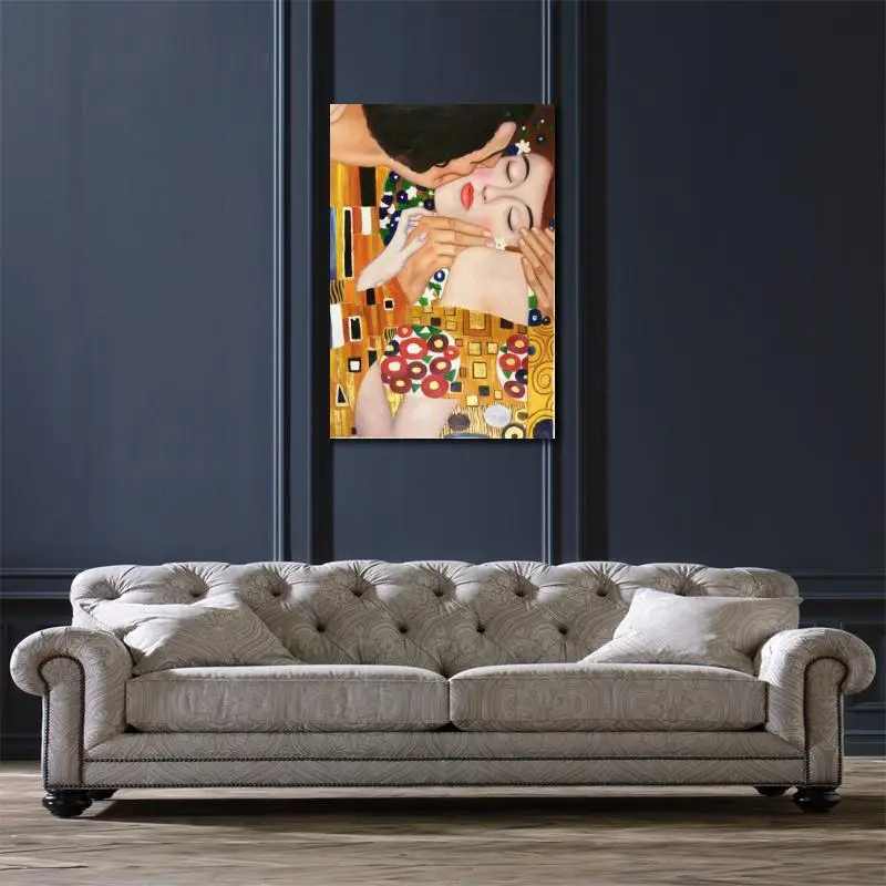 Famous gustav klimt paintings the kiss Reproduction (closed up ) oil gold Canvas wall art hand painted portrait painting lovers 
Famous gustav klimt paintings the kiss Reproduction (closed up ) oil gold Canvas wall art hand painted portrait painting lovers