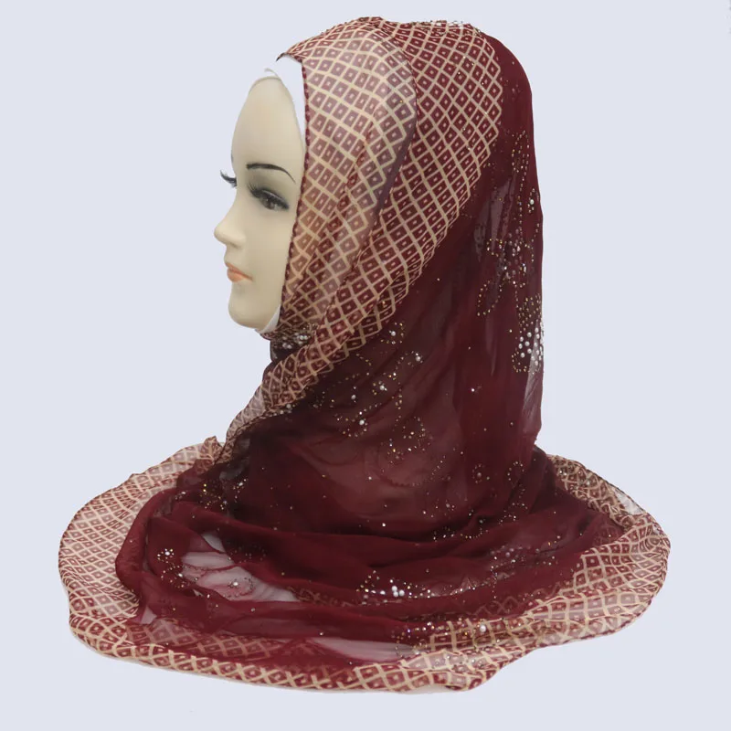 New ladies Islamic Emulation silk head scarves,Muslim adult geometric women bandana shimmer,feel comfortable, thin shawl kerchie
New ladies Islamic Emulation silk head scarves,Muslim adult geometric women bandana shimmer,feel comfortable, thin shawl kerchie