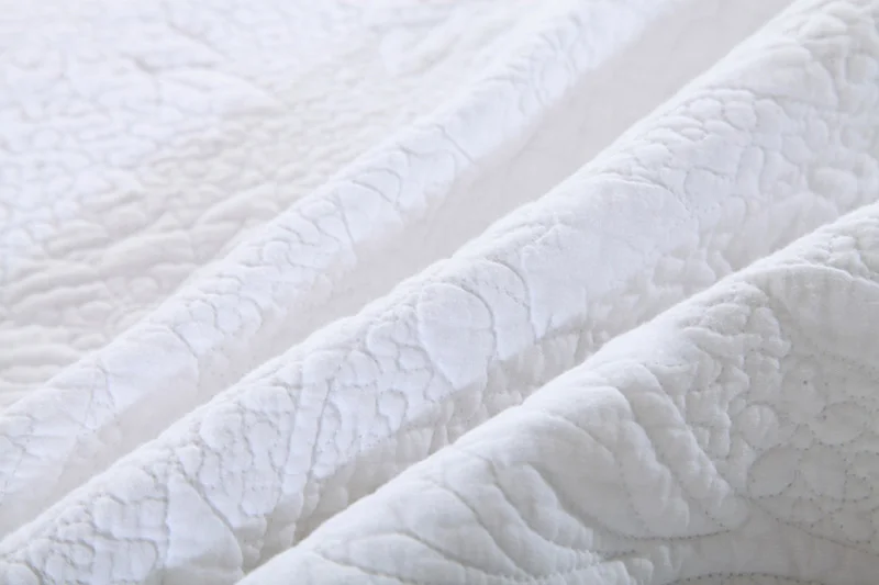 Premium Quality Pure White Embroidery Quilted Bedspread 3pcs Cotton Quilts Coverlet Set Bed Cover Flower Pattern King Size
Premium Quality Pure White Embroidery Quilted Bedspread 3pcs Cotton Quilts Coverlet Set Bed Cover Flower Pattern King Size
