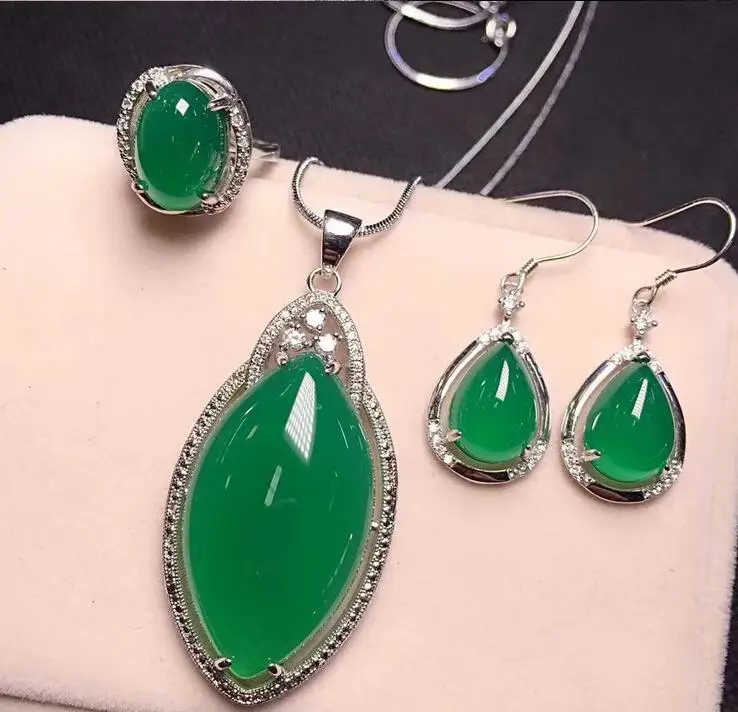 New Product 925 Silver Inlaid With Natural Jade Medullary Jujube Pendant Elliptical Ring Drop Earrings free shipping
New Product 925 Silver Inlaid With Natural Jade Medullary Jujube Pendant Elliptical Ring Drop Earrings free shipping