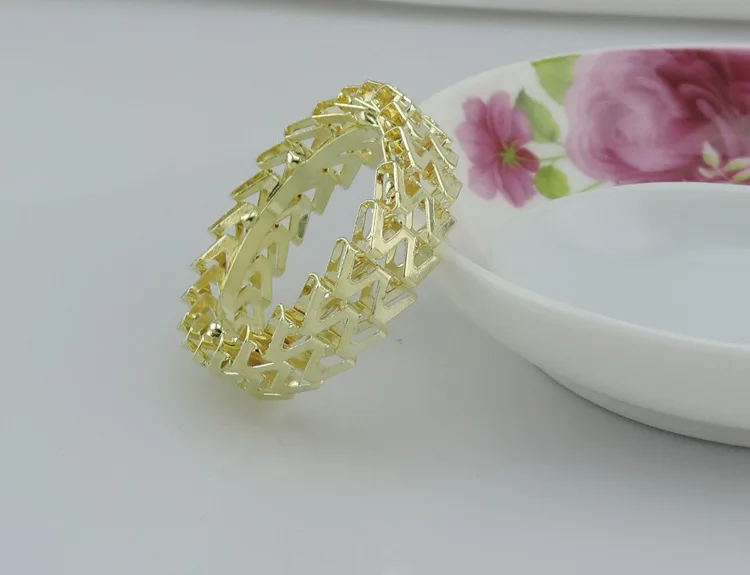 10pcs/lotLetter W gold and silver napkin ring gold plated silver towel ring towel ring seat Hotel wedding table Decoration items
10pcs/lotLetter W gold and silver napkin ring gold plated silver towel ring towel ring seat Hotel wedding table Decoration items