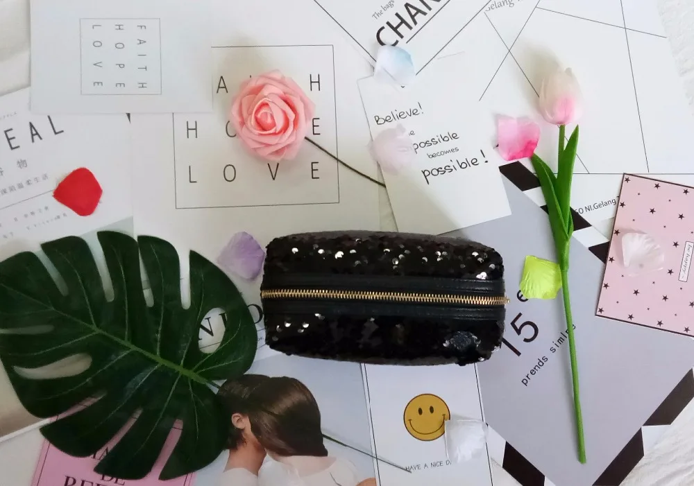 Cosmetic Bag Girls Boys Pencil Bags Unisex Fashion High Quality Double Color Makeup Pouch Women Men's Sequins Pencil Bags
Cosmetic Bag Girls Boys Pencil Bags Unisex Fashion High Quality Double Color Makeup Pouch Women Men's Sequins Pencil Bags