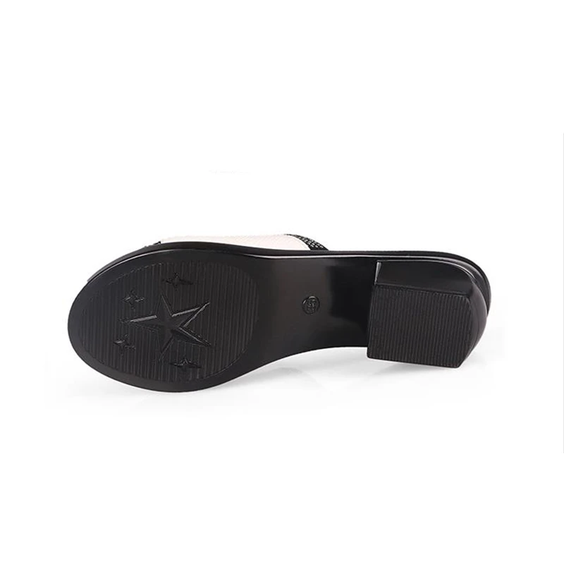 GKTINOO Women Slipper's 2019 Ladies Summer Slippers Shoes Women High Heels Fashion Rhinestone Summer Shoes Thick Heels
GKTINOO Women Slipper's 2019 Ladies Summer Slippers Shoes Women High Heels Fashion Rhinestone Summer Shoes Thick Heels