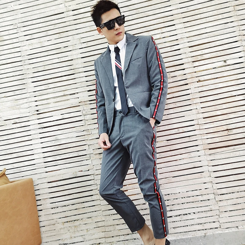 M-6XL! Fashion gray red ribbon British slim suit suit Korean suit casual small suit tide
M-6XL! Fashion gray red ribbon British slim suit suit Korean suit casual small suit tide