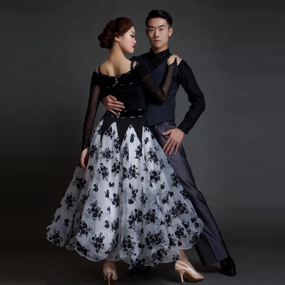 2017 new big swing elegant modern dance costumes female flower splicing waltz/tango/quickstep/ballroom dance for competition
2017 new big swing elegant modern dance costumes female flower splicing waltz/tango/quickstep/ballroom dance for competition