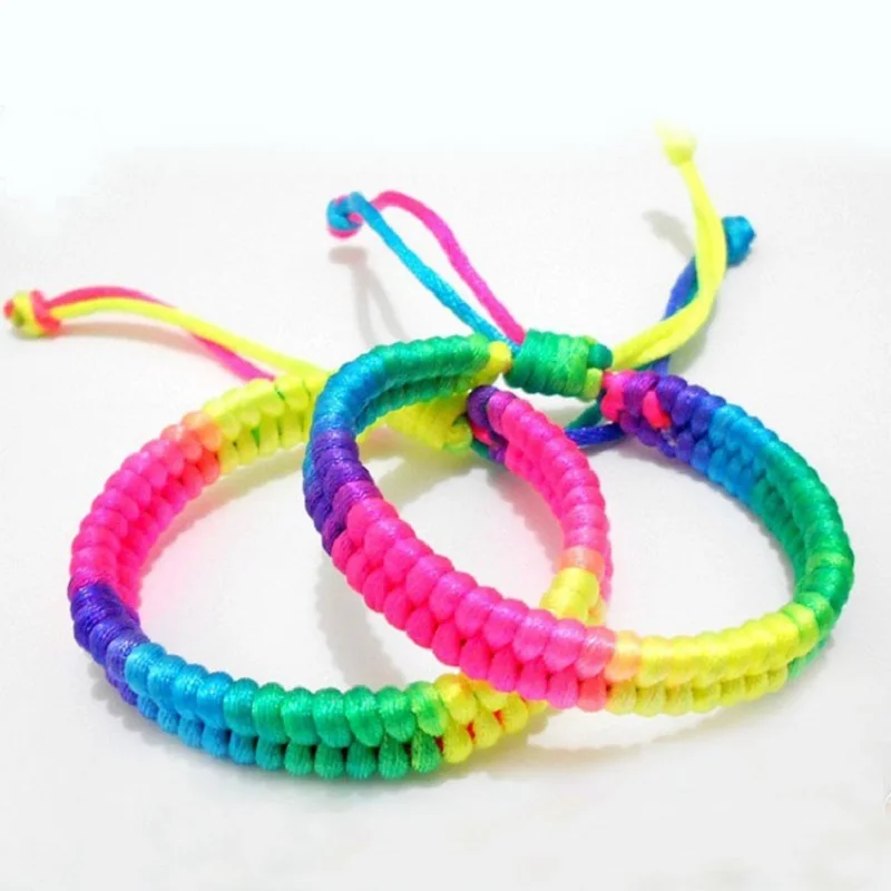 2018New Fashion Ethnic Hand-Woven Wind Five Color Fengwei Knot Bracelet Red Rope Bracelet Gift Of Amulets Jewelry For Men&Women
2018New Fashion Ethnic Hand-Woven Wind Five Color Fengwei Knot Bracelet Red Rope Bracelet Gift Of Amulets Jewelry For Men&Women