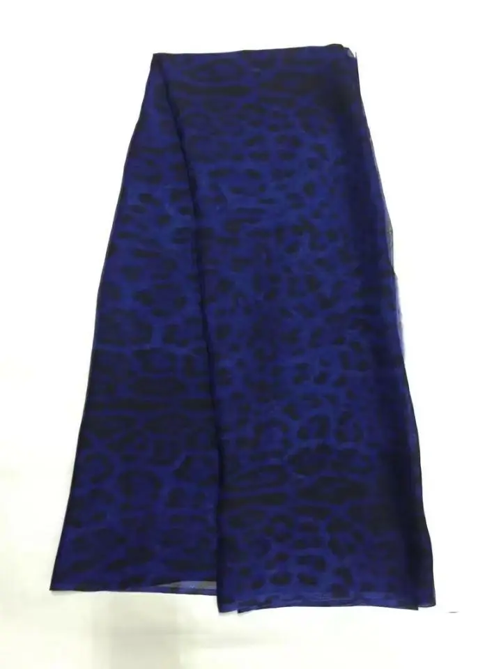 5Yards/pc Beautiful royal blue and black print spots chiffon blouse african smooth and soft silk lace fabric for dressing JS17-5
5Yards/pc Beautiful royal blue and black print spots chiffon blouse african smooth and soft silk lace fabric for dressing JS17-5