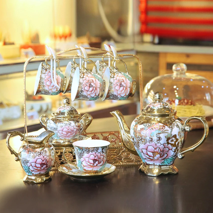 High-grade coffee cup set British Porcelain Tea Set ceramic coffee mug cup complete set of European bone china afternoon tea set
High-grade coffee cup set British Porcelain Tea Set ceramic coffee mug cup complete set of European bone china afternoon tea set