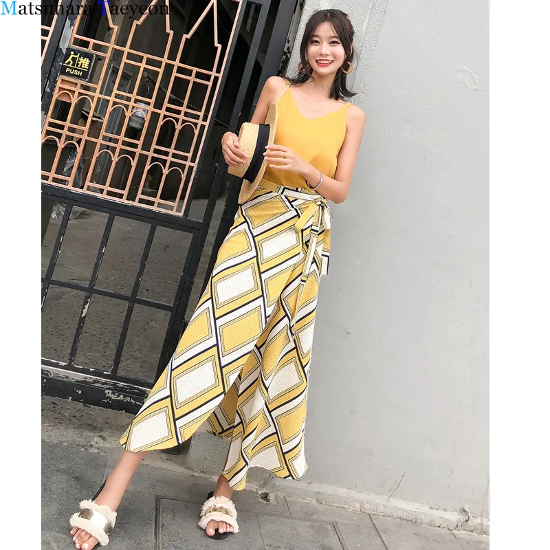 Holiday Wind Bohe Skirts Suit Women Summer Sexy Suspender Vest Top + High Waist Split Fork Printing Skirt Two-piece Sets Skirts
Holiday Wind Bohe Skirts Suit Women Summer Sexy Suspender Vest Top + High Waist Split Fork Printing Skirt Two-piece Sets Skirts
