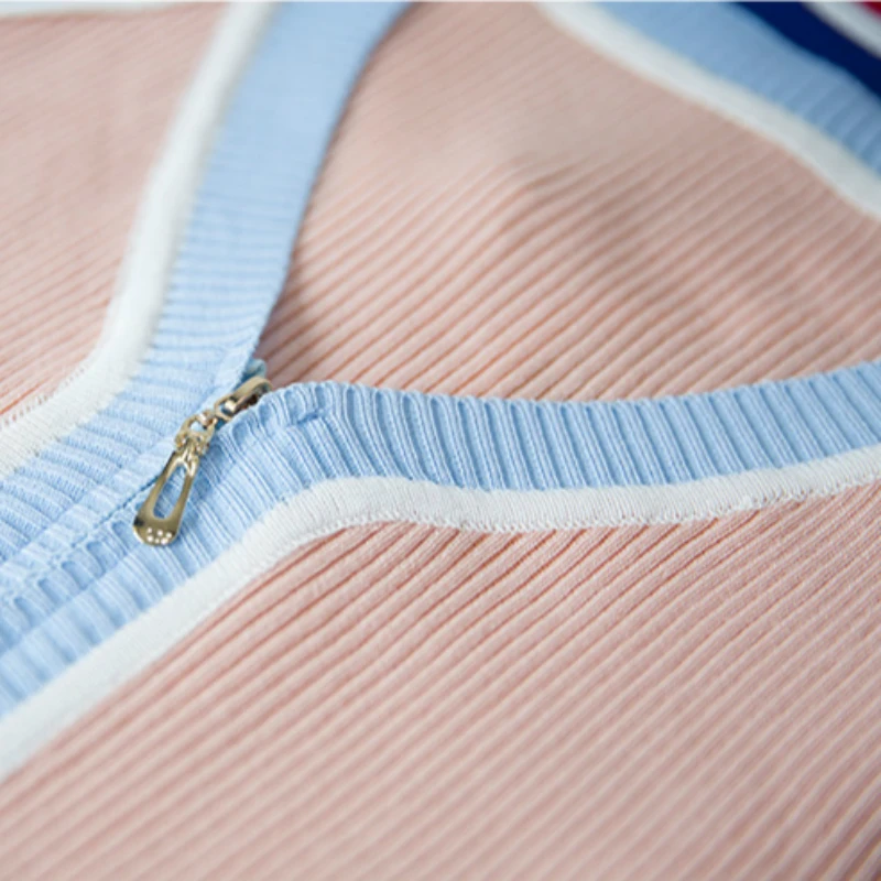 2019 summer new wild self-cultivation cute casual slim V-neck color matching short zipper thin short-sleeved knit T-shirt
2019 summer new wild self-cultivation cute casual slim V-neck color matching short zipper thin short-sleeved knit T-shirt