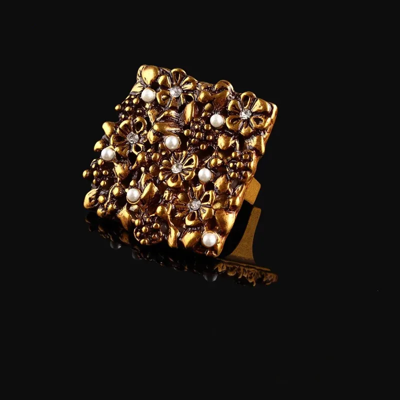 European high-top court handle Delicate drawer handles American bar cabinet pulls Wardrobe knobs Crystal diamond shoescase knobs
European high-top court handle Delicate drawer handles American bar cabinet pulls Wardrobe knobs Crystal diamond shoescase knobs