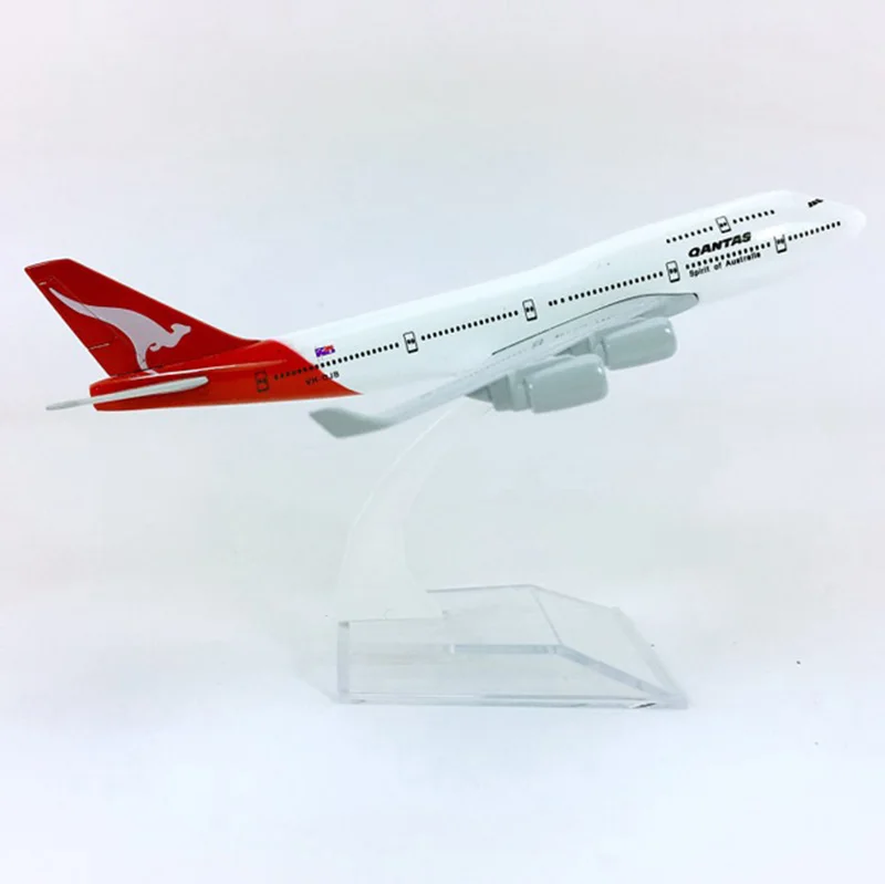 16CM 1/400 Boeing B747-400 model QANTAS Australia airline with base alloy Kangaroo icon aircraft plane display model collection
16CM 1/400 Boeing B747-400 model QANTAS Australia airline with base alloy Kangaroo icon aircraft plane display model collection