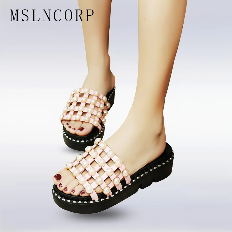 Plus Size 34-44 Fashion summer women slippers wedges heel platform pearls rivets Checkered casual beach outdoor slippers shoes
Plus Size 34-44 Fashion summer women slippers wedges heel platform pearls rivets Checkered casual beach outdoor slippers shoes