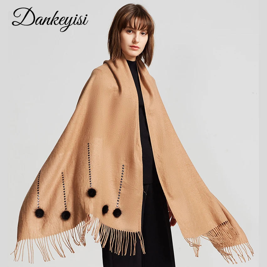 DANKEYISI роскошный меховой шарф теплый женский шарф с кисточкой зимний шарф Женская длинная бандана женские Шали Палантин мягкий палантин
DANKEYISI роскошный меховой шарф теплый женский шарф с кисточкой зимний шарф Женская длинная бандана женские Шали Палантин мягкий палантин