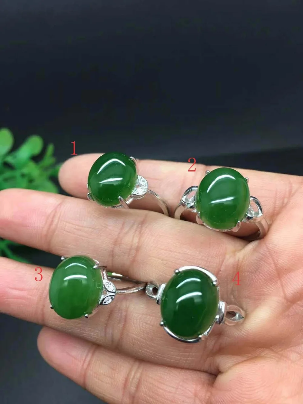 Nephrite jade Ring, fashionable and fashionable, alive, color, such as drawings, specifications 10~12mm
Nephrite jade Ring, fashionable and fashionable, alive, color, such as drawings, specifications 10~12mm