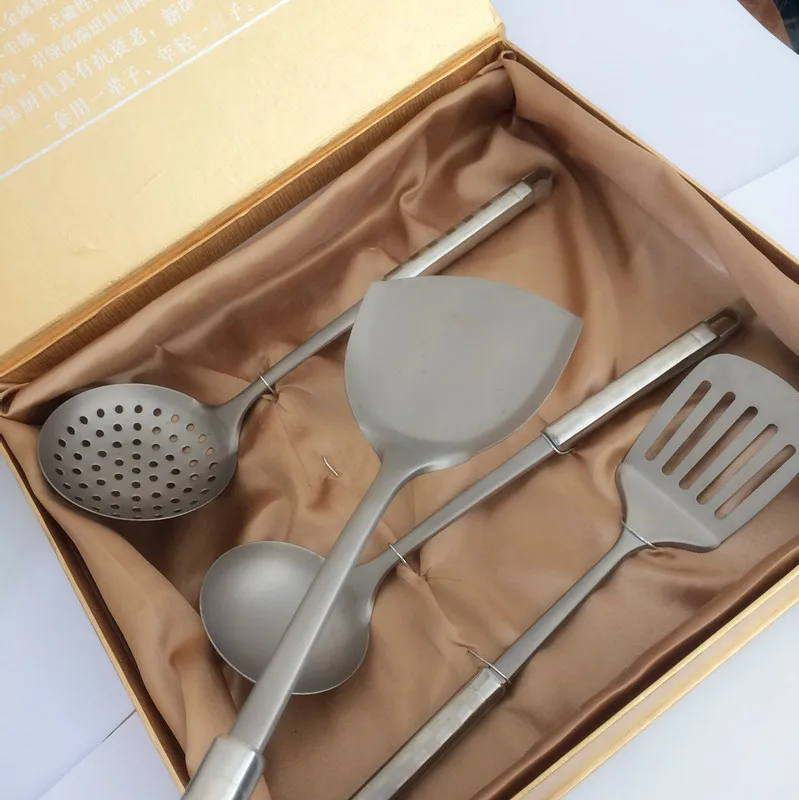 Health Titanium kitchenware 4 piece set cookware spoon spatula meat fork loushao fried shovel spoon Best selling
Health Titanium kitchenware 4 piece set cookware spoon spatula meat fork loushao fried shovel spoon Best selling