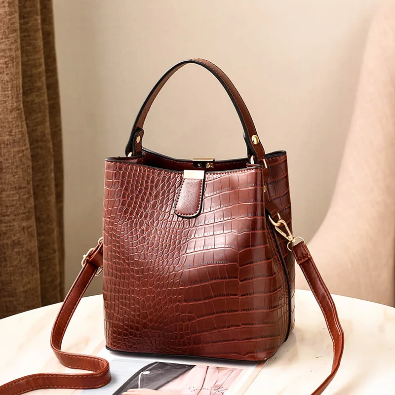 Retro Alligator Bucket Bags Women Crocodile Pattern Handbag Capacity Clutch Women Shoulder Messenger Bags 2019 Luxury brand
Retro Alligator Bucket Bags Women Crocodile Pattern Handbag Capacity Clutch Women Shoulder Messenger Bags 2019 Luxury brand