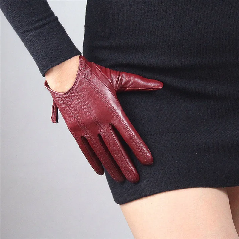 Перчатки TB08 женские из натуральной козьей кожи, короткие стильные перчатки с молнией и кисточками для сенсорных экранов, модные варежки для...
Перчатки TB08 женские из натуральной козьей кожи, короткие стильные перчатки с молнией и кисточками для сенсорных экранов, модные варежки для...