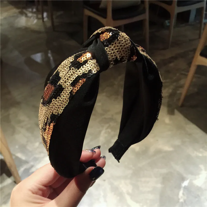 Fashion Elegant lady Pearls Sequins hair hoop Hair Accessories Women Girls Handmade Hair Band Hairbands headwear Round buckle
Fashion Elegant lady Pearls Sequins hair hoop Hair Accessories Women Girls Handmade Hair Band Hairbands headwear Round buckle