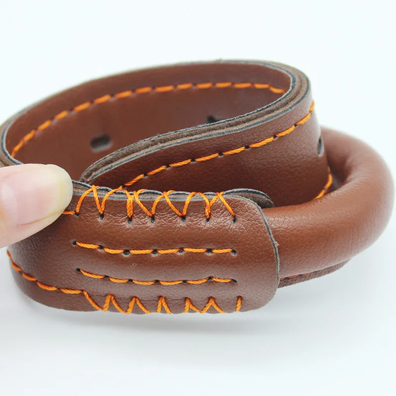 Fashion Pu Leather Dog Collar Eight Strands of Cowhide Single - Row Nailed Collar with Traction Rope for Medium and Big Dog
Fashion Pu Leather Dog Collar Eight Strands of Cowhide Single - Row Nailed Collar with Traction Rope for Medium and Big Dog