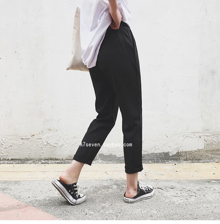 Thin section of the feet of the Harlan pants summer Korean version of the loose loose nine cents suit pants
Thin section of the feet of the Harlan pants summer Korean version of the loose loose nine cents suit pants