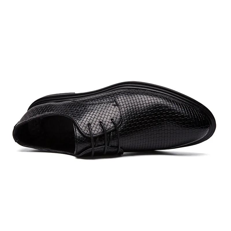 British Style Men Dress Shoes Fashion Oxfords Zapatos De Hombre Black&Red Lace-Up Pointed Toe Business Shoes Men Formal Shoes
British Style Men Dress Shoes Fashion Oxfords Zapatos De Hombre Black&Red Lace-Up Pointed Toe Business Shoes Men Formal Shoes