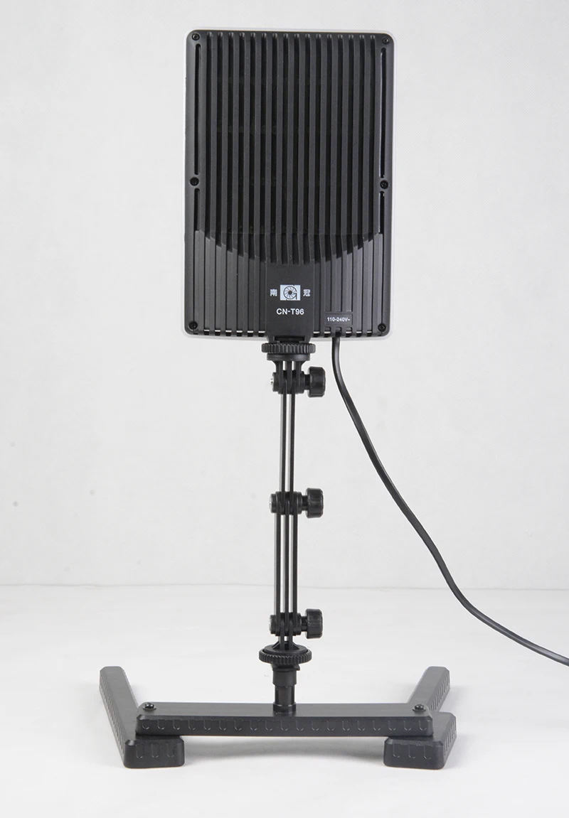 CN-T96 2Kit LED Video Light Still Life Photographic Lighting 5600K Ra 95 for Canon Nikon Pentax Olympas Samsung DSLR & Camcorder
CN-T96 2Kit LED Video Light Still Life Photographic Lighting 5600K Ra 95 for Canon Nikon Pentax Olympas Samsung DSLR & Camcorder