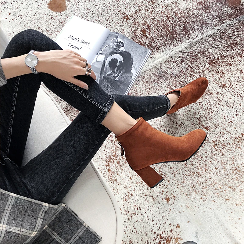 JK Thick High Heels Ankle Women Boots Warm Short Plush Warm Female Shoes Zipper Round Toe Flock Bootie 2018 New Fashion Footwear
JK Thick High Heels Ankle Women Boots Warm Short Plush Warm Female Shoes Zipper Round Toe Flock Bootie 2018 New Fashion Footwear