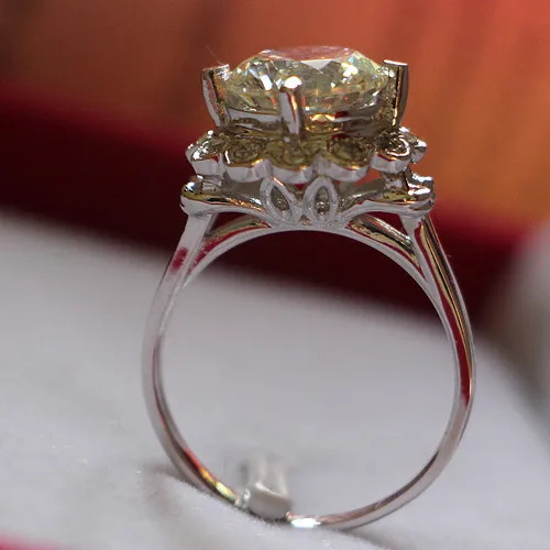 Real 14K White Gold 585 Sunflower Brilliant 4Ct Diamond Engagmenet Ring Luxury Quality White Gold Jewelry OEM Factory
Real 14K White Gold 585 Sunflower Brilliant 4Ct Diamond Engagmenet Ring Luxury Quality White Gold Jewelry OEM Factory