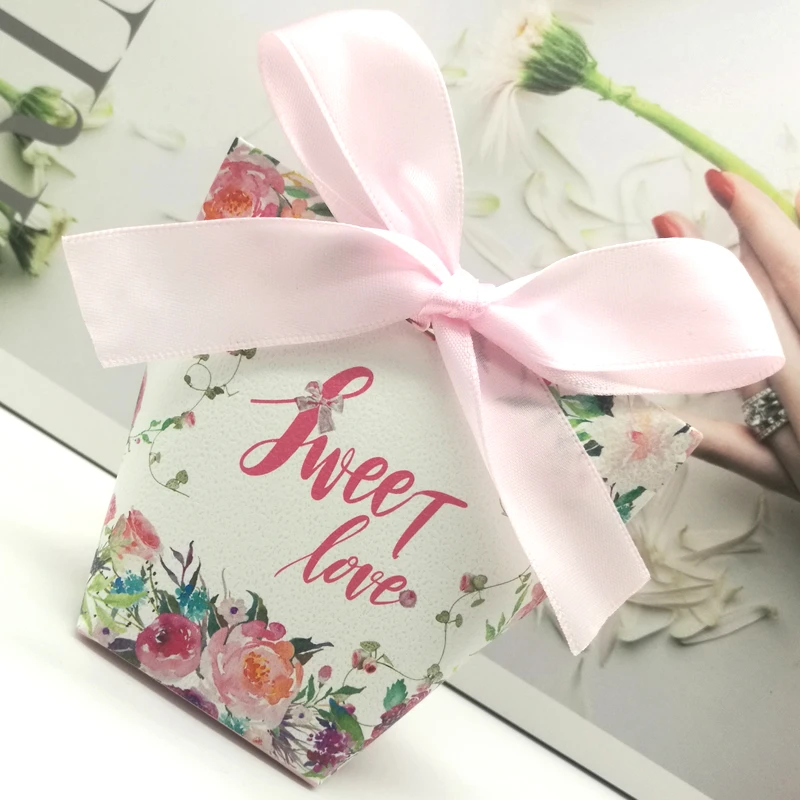 50pcs Light Pink Flower Butterfly Sweet Love Wedding Paper Gift Jewelry Candy Chocolate Box Anniversary Valentine's Day Favor bo
50pcs Light Pink Flower Butterfly Sweet Love Wedding Paper Gift Jewelry Candy Chocolate Box Anniversary Valentine's Day Favor bo