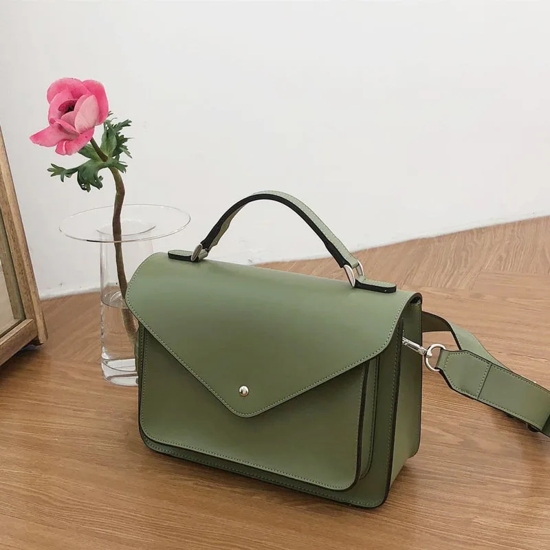 Designer Female brief bag fashion all-match shoulder strap bag women messenger Ladies Shoulder bag casual office style Ladies
Designer Female brief bag fashion all-match shoulder strap bag women messenger Ladies Shoulder bag casual office style Ladies