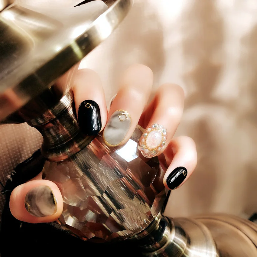 24Pcs Pre-designed Marble False Nails Black Full Cover Round Fake Nails Tips with Golden Rivet and Rhinestone
24Pcs Pre-designed Marble False Nails Black Full Cover Round Fake Nails Tips with Golden Rivet and Rhinestone