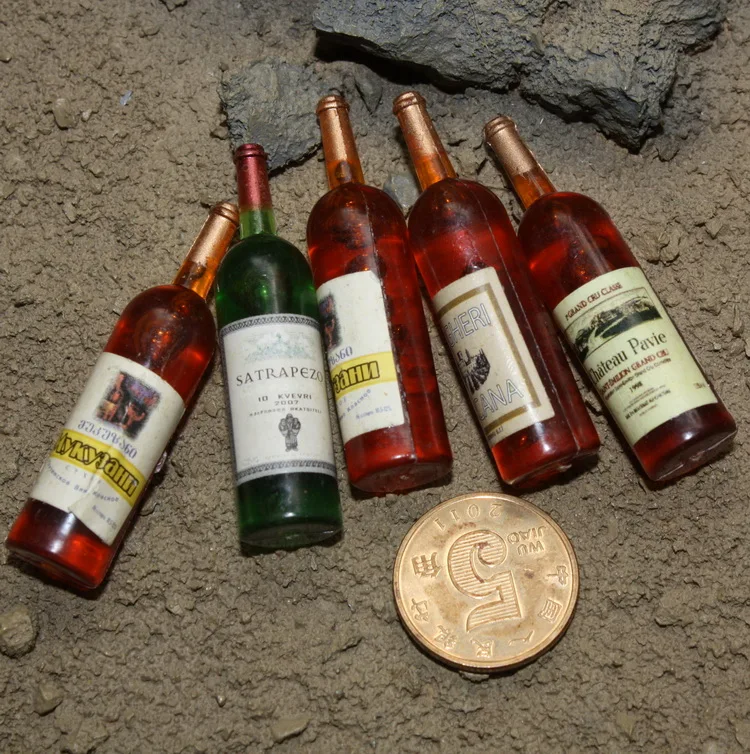 1/6 scale figure accessories beer bottle model for 12" action figure doll.not included doll and other.5 pcs/lot D1990
1/6 scale figure accessories beer bottle model for 12" action figure doll.not included doll and other.5 pcs/lot D1990