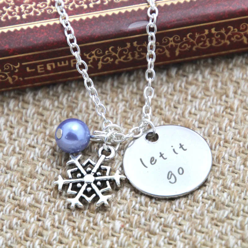 12pcs/lot Let It Go Necklace gift jewelry Big snowflake charm Elements Crystal Jewelry
12pcs/lot Let It Go Necklace gift jewelry Big snowflake charm Elements Crystal Jewelry