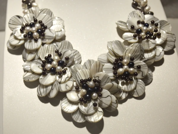 Maxi Necklace Direct Selling Chokers Necklaces Women Collier Collares 2017 New Design Cultrue Shell Flower Necklace For Wedding
Maxi Necklace Direct Selling Chokers Necklaces Women Collier Collares 2017 New Design Cultrue Shell Flower Necklace For Wedding